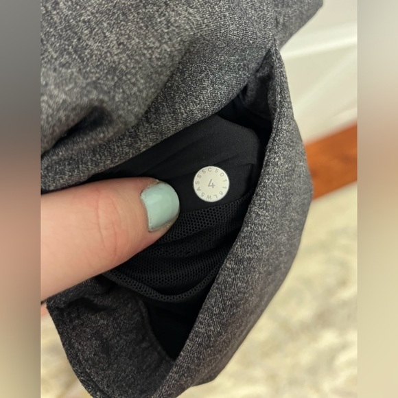 Lululemon On The Fly Pant *28" (Luxtreme) - Sz 4 - Picture 2 of 5